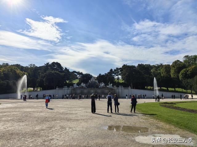 欧洲行第8天：看茜茜公主美泉宫宏伟壮丽 见维也纳内城区热闹非凡