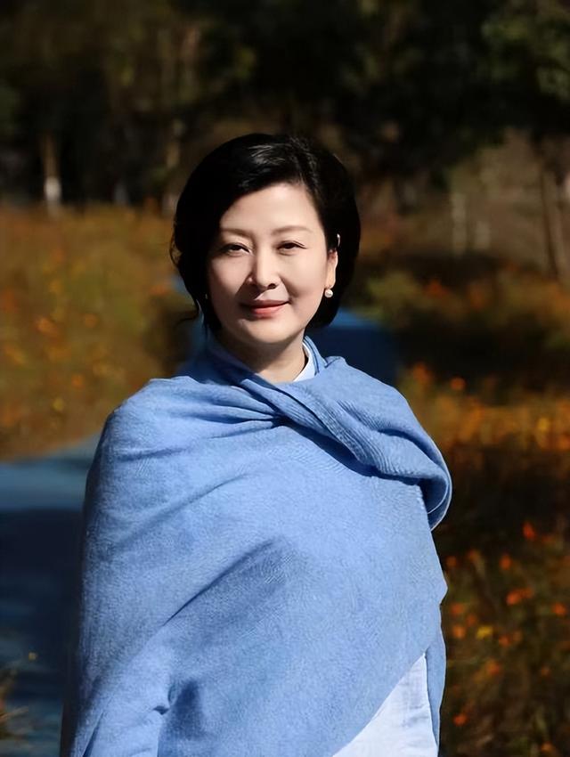 靠美色4年借了17亿，住豪宅过奢侈生活的顾春芳，如今过得怎样