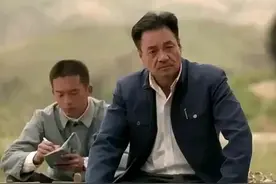 《平凡的世界》：苗凯不提拔他的秘书，原因是秘书太蠢！图片