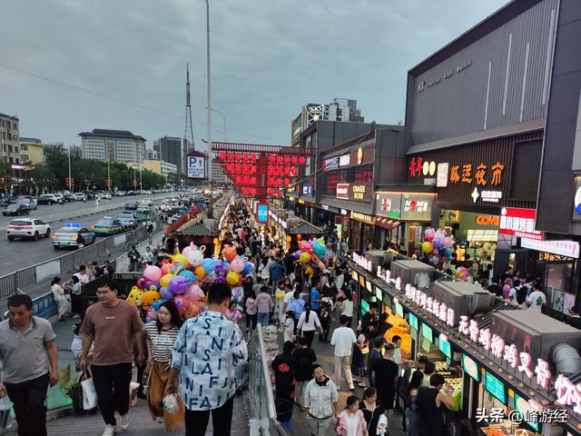 怀远观光夜市，排几十米的长龙只为尝一口牛肉饼