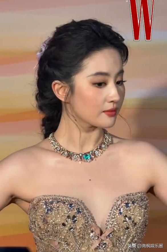 上海这一夜：热巴腰臀比逆天了，被马伊俐吓了一大跳，杨幂赢麻了
