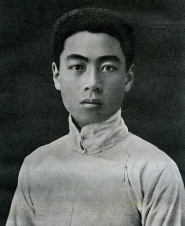原国务院总理李鹏坦言：外界传闻我是周恩来养子的说法，并不确切