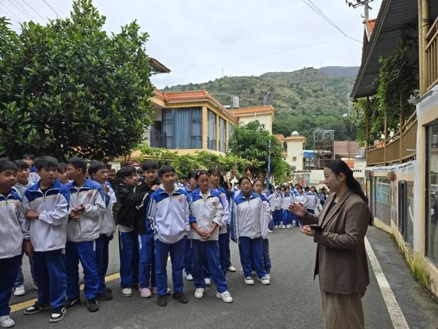 28公里徒步，让青春与红色“双向奔赴”