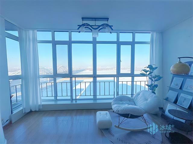 酒店民宿满房、饭店“一桌难求” 冰城旅游业“宠”到游客心坎里了