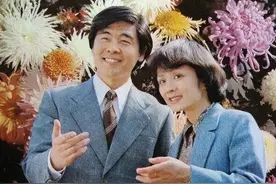 歌星谢莉斯：50岁患脑梗，67岁女儿离世，走出抑郁后73岁跳广场舞图片