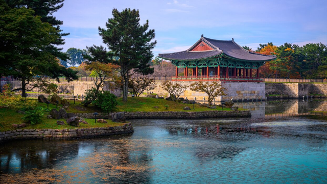 APEC峰会选在韩国千年古都，背后是尹锡悦和李在明的仓促之举