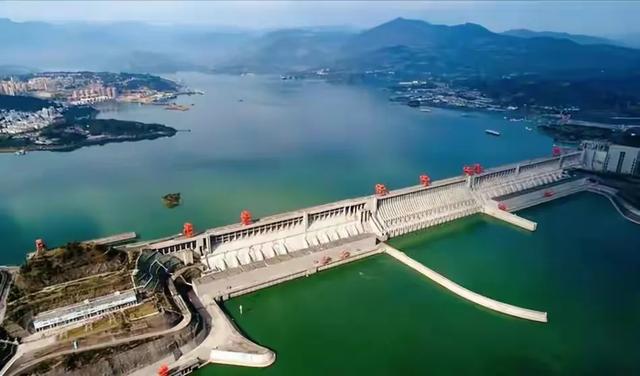 三峡大坝 “账本” 曝光：运行了 20 余年，2500 亿投入如今回本了吗？