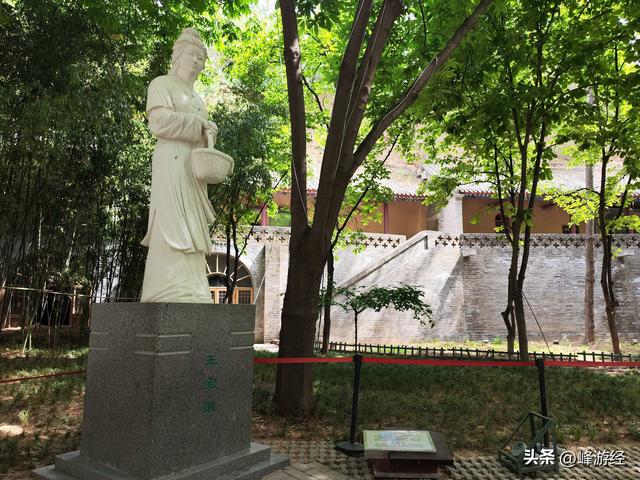 曲江池遇寒窑遗址，王宝钏和薛平贵的爱情故事就发生在这里