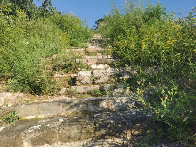 长城青山关初秋晨景