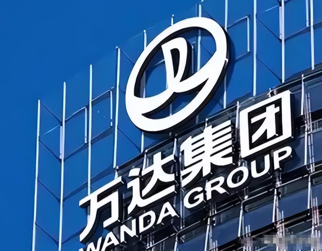 刚还完6000亿外债，71岁的王健林又迎来大麻烦，儿子还在赌场挥霍