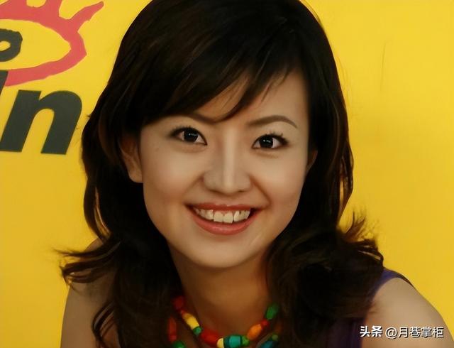 和撒贝宁同居四年，却转身投入富豪怀抱，没想到如今竟沦落至此
