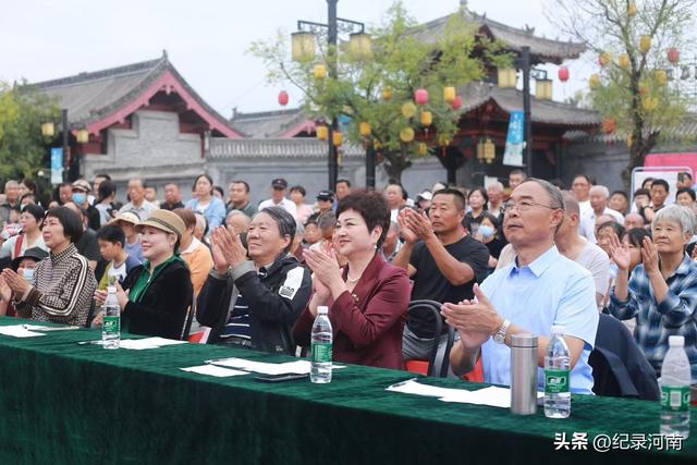 今天，2025“古城有戏”国庆专场起热闹开锣，至10月8日好戏连台