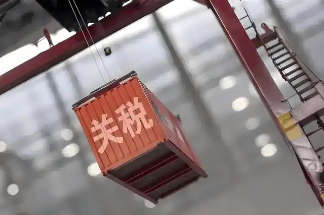 马科斯下台前，菲下任总统接到任务，中国将遭审判？千亿罚单已开