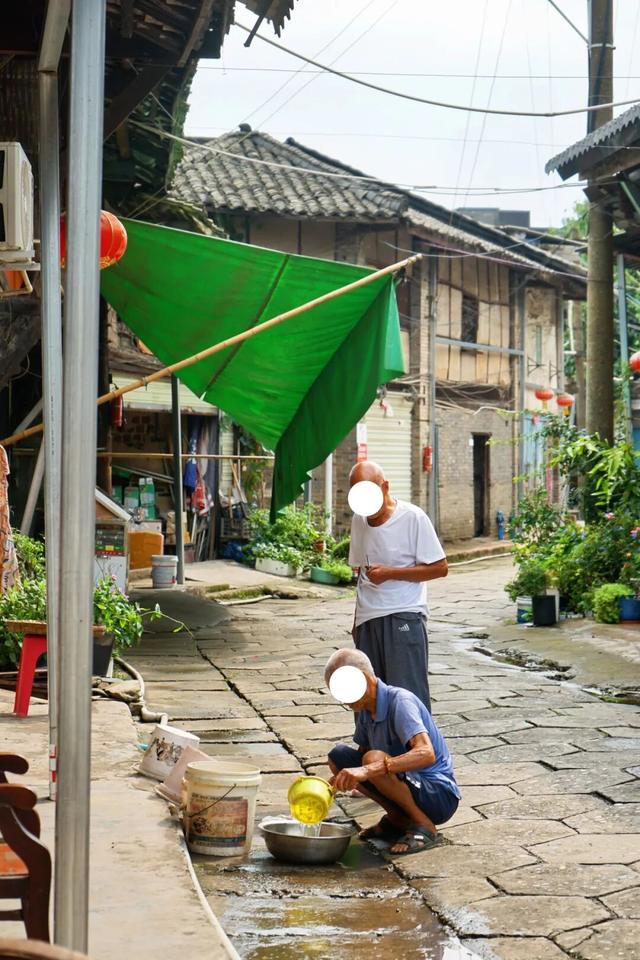 成都：打白酒下馆子，逛简阳石桥百年老街