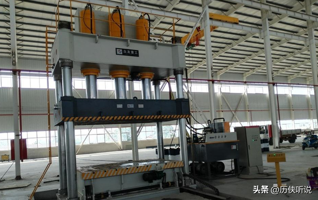 中国又一科技迎重大突破！用3年打破垄断，造出3.6万吨钢铁巨兽！