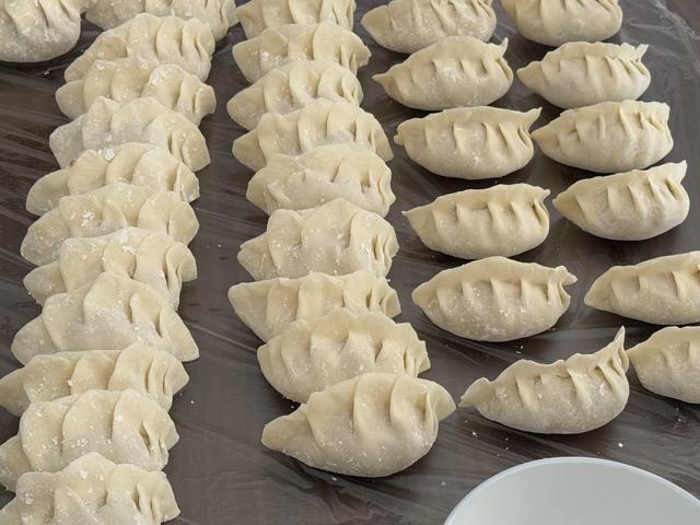 冬至吃饺子！酸菜和白菜先让让，3种“鸿运馅”福日最香，别错过