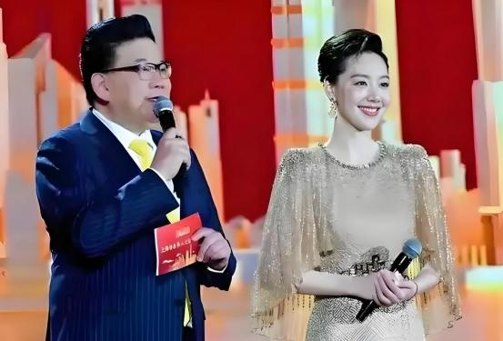 遭央视“开除”？讨好大佬陪睡上位？曾是央视女主持谣言有多离谱