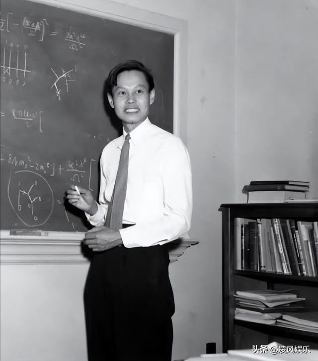 杨振宁去世3天后，原来他还留了“遗产”，只有8个字，却字字千金
