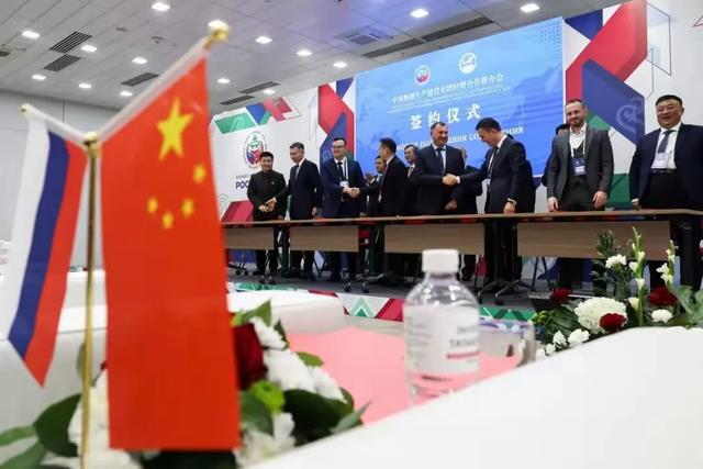 美方步步紧逼，巳别无选择的俄罗斯，对黑瞎子岛有个大胆的想法