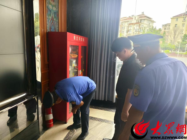 市北区镇江路执法中队开展文化旅游市场专项执法检查 强化监管护航安全