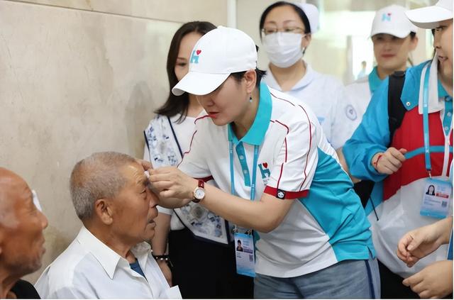 贪污上亿、假慈善？被实名举报的韩红，还是没有等来一声道歉