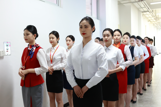“这是报应！”近500名学生放弃录取资格，山东一高校成“笑柄”