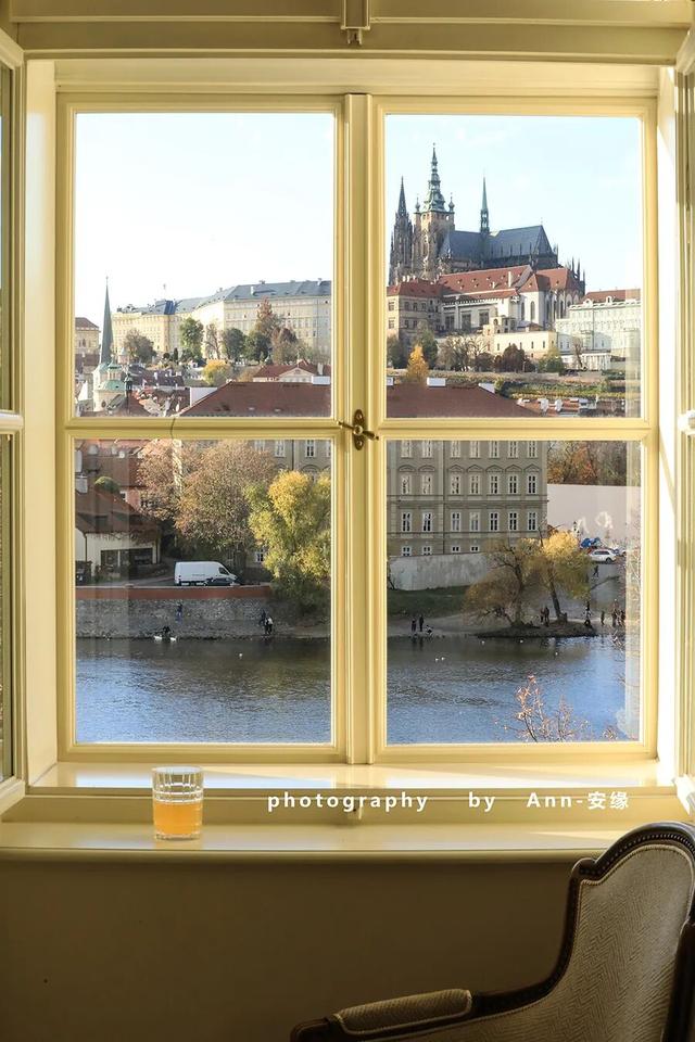 在这个欧洲炼金师都梦想发财的“黄金之城”，能否发现翻身指南？