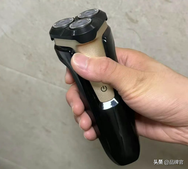 吊打戴森，却打不过飞科？收割中产的家电巨头，被前员工“背叛”