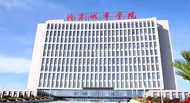职业本科意外火爆，民办三本无人问津，绝对不仅仅是学费的问题