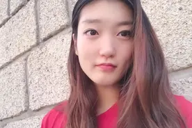 女篮李梦这3张私照美翻了！腿白到反光，拍照技术简直不要太好图片