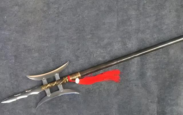 古龙是起名高手，不但角色名字取得好听，笔下10大武器名字绝了