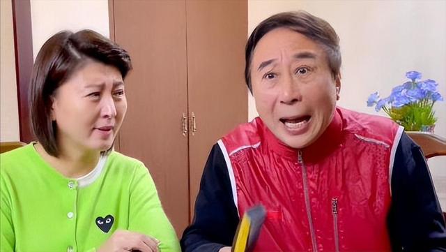 闫学晶没想到	，2026年刚开始，68岁老搭档冯巩就给她上了生动一课