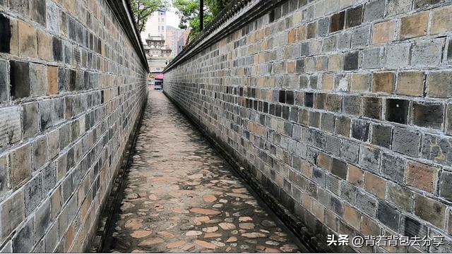 桐城六尺巷，一条百米的巷道，却传颂着千古礼让的历史佳话