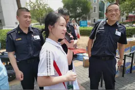 国家危化应急救援齐鲁石化队为高考保驾护航图片