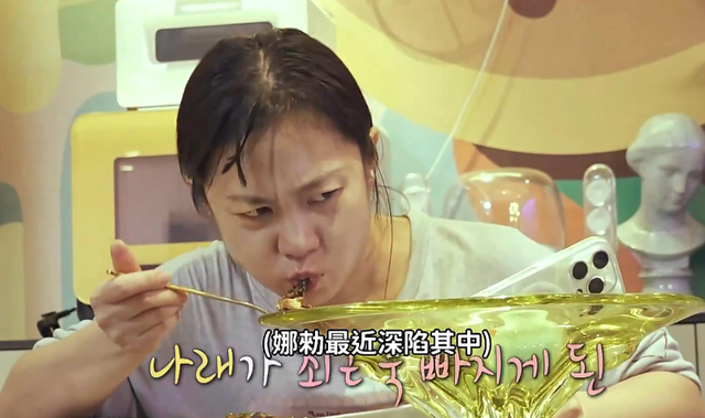 经纪人曝光37岁女星！与男子车上发生关系	，脚踢司机椅背险酿车祸