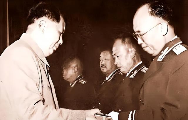 东北人事迷局：山东军区一把手罗荣桓，一开始到东北只是副政委