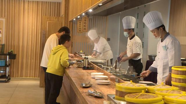 游客激增！国庆假期敦煌酒店“暖心牌”再出圈