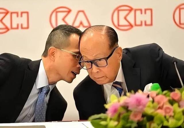 千亿身价又有何用？97岁的李嘉诚近况曝光无力回天，两儿子成心病