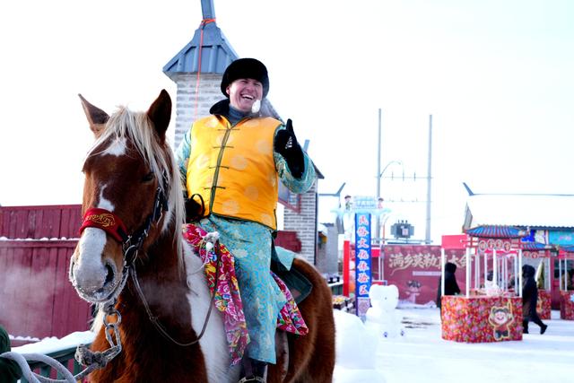 黑龙江黑河市爱辉区：中俄游客共品中国年味