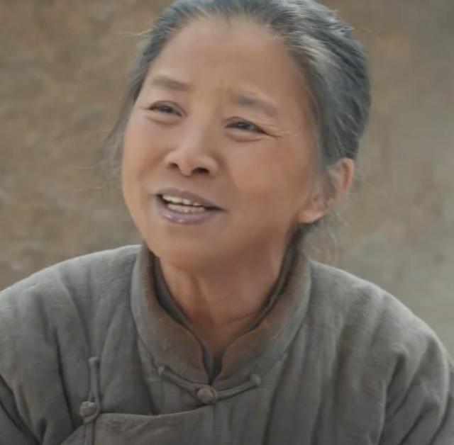 他们居然是夫妻，因戏生情恩爱41年，出演《生万物》终于红了！