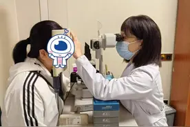 做完近视手术就万事大吉？眼科专家：定期眼底检查很重要！图片