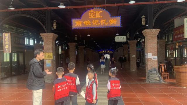 穿越时光 邂逅铁路文化‖八桂小记者探访南铁记忆铁路主题公园