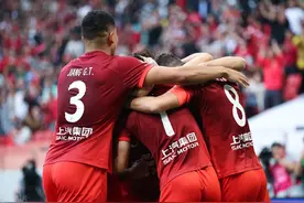 中超-武磊独造5球 34球穿起金靴 海港5-0津门虎 创多项纪录完成卫冕图片