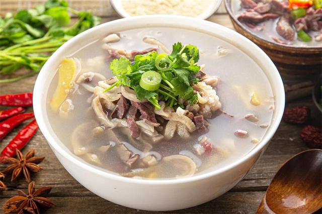 鱼翅花胶蛇白鸽汤 2025年花胶鱼翅汤功效与作用