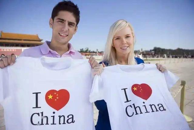 老外涌入中国？中国游火出圈了！这股入境潮的背后，信号极其强烈