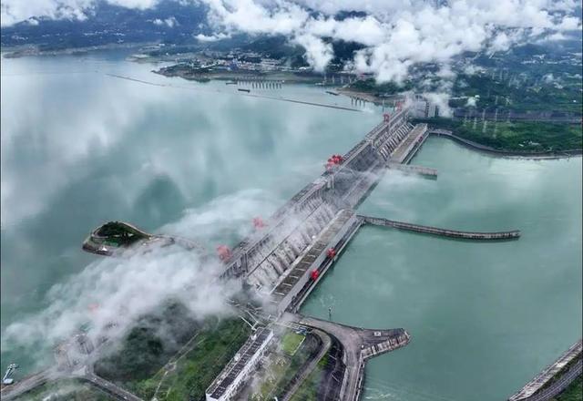 比三峡大坝还高62米，鱼如何翻越大坝产卵？世界第一高坝：大石峡