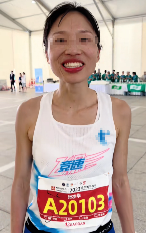 护士跑马拉松后续：目前未上班，两位同事发声，多年付出成笑话