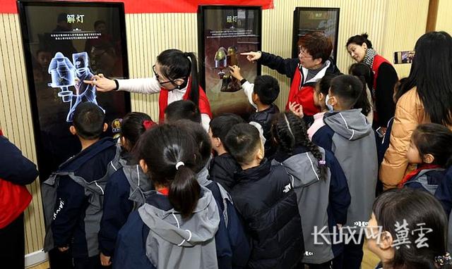 河北会“走”的博物馆开进校园 千年文物“活灵活现”