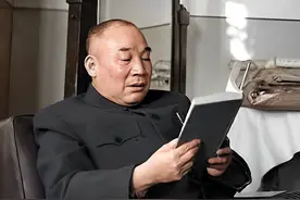马寅初有很多不好的习惯，患上肠癌却活到100岁，因1奇怪癖好长寿图片