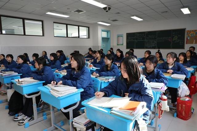 看了新加坡媒体的披露，我才知道，中国已经没必要向世界证明什么
